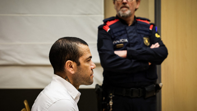 Caso Daniel Alves: MP da Espanha vai recorrer para endurecer pena de jogador brasileiro
