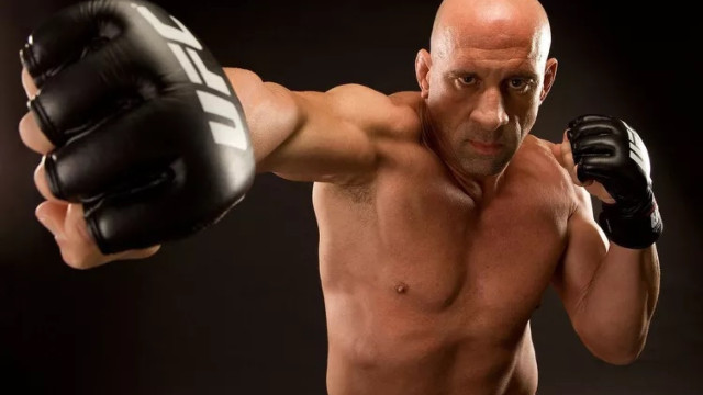 Ex-UFC está em estado crítico após entrar em incêndio para salvar os pais