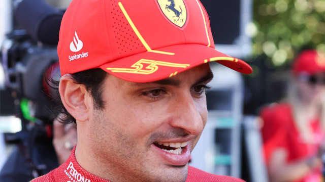 Sainz vence GP da Austrália de Fórmula 1, e Verstappen sofre 1ª quebra em 2 anos