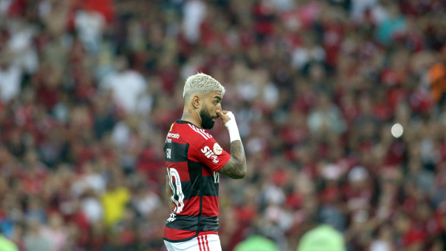 Flamengo encaminha título do Carioca, com 3 a 0 sobre Nova Iguaçu