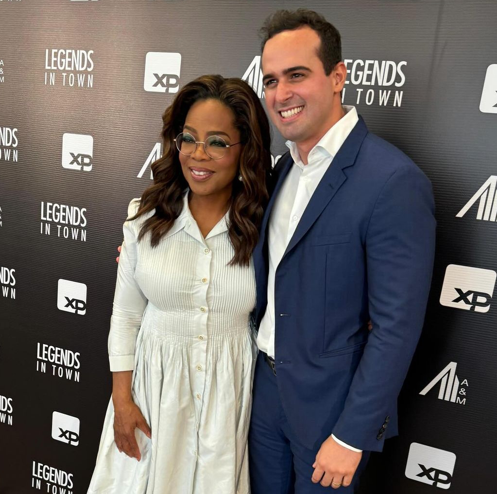 Vice-governador Lucas Ribeiro convida Oprah Winfrey para visitar a Paraíba