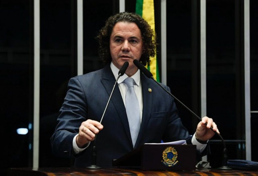 Senador Veneziano consegue liberação de empréstimo de US$ 52 milhões para Campina Grande