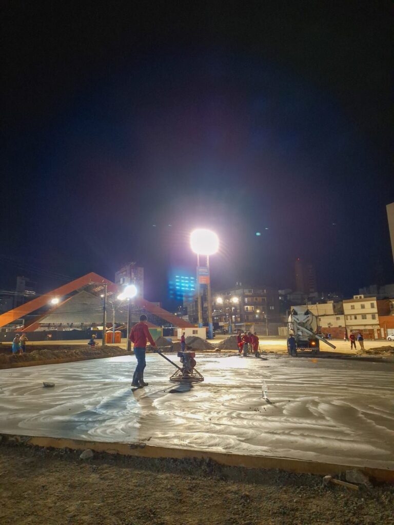 UMA ESTRUTURA COMO NUNCA VISTA: Parque do Povo terá 4 novas torres e 300 pontos de iluminação durante O Maior São João do Mundo