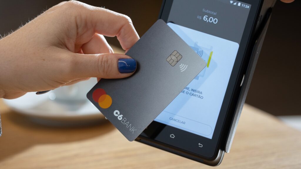 Clientes do C6 Bank dizem que investimentos sumiram do app