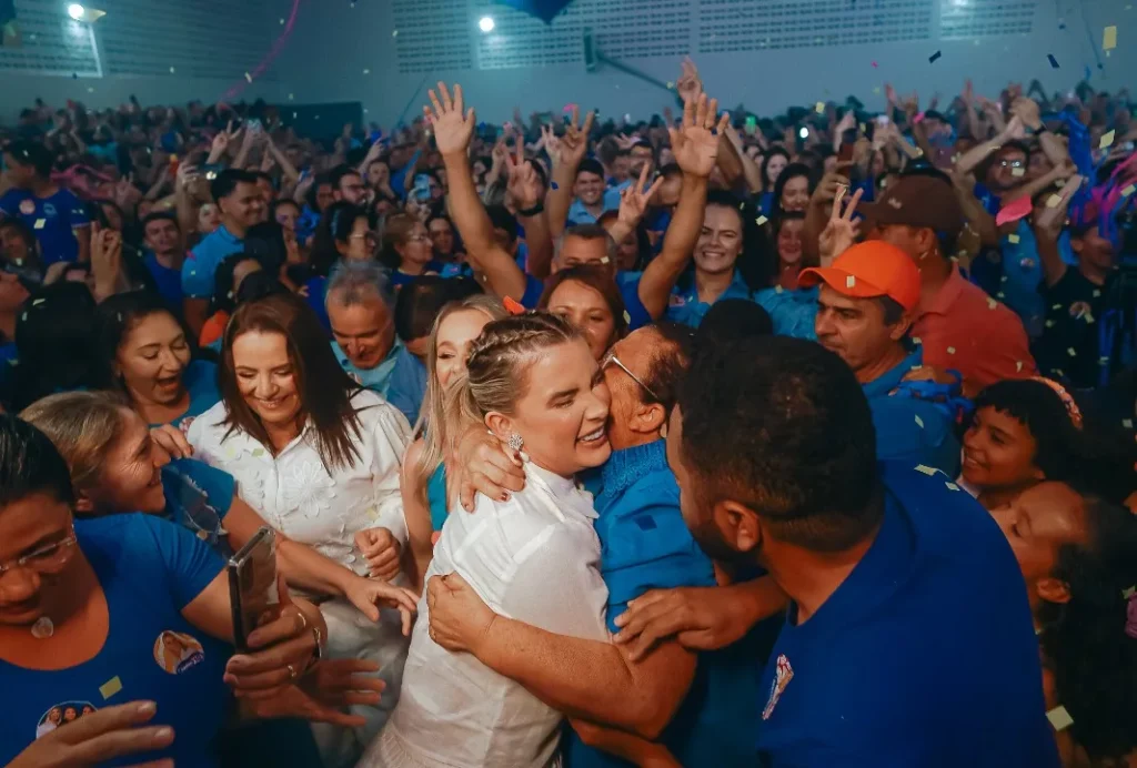 Mais de 4 mil pessoas aclamaram Anna Virgínia em convenção na cidade de Juazeirinho