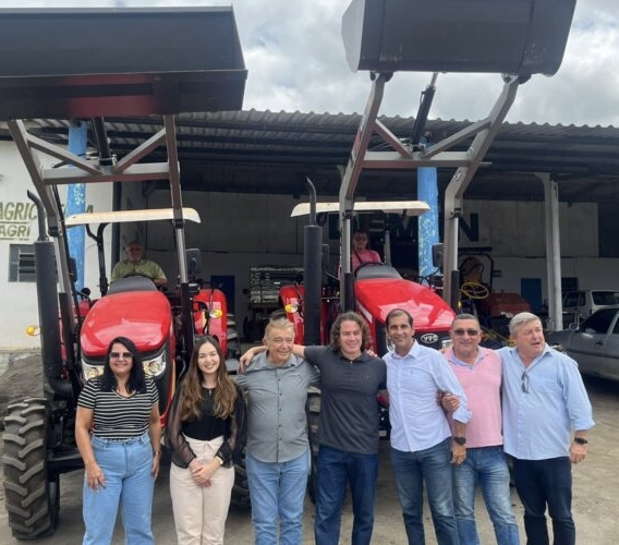 Investimento de R$ 4 milhões indicado por Veneziano traz conjunto de máquinas agrícolas para Campina Grande