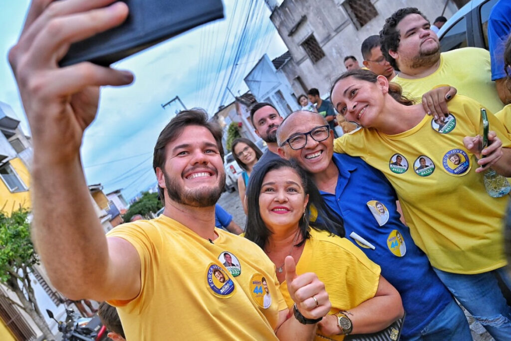 Bruno Cunha Lima tem domingo movimentado com extensa agenda de campanha em Campina Grande