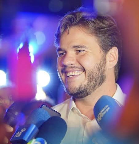 Bruno Cunha Lima divulga agenda de campanha e realiza grande caminhada no bairro das Cidades