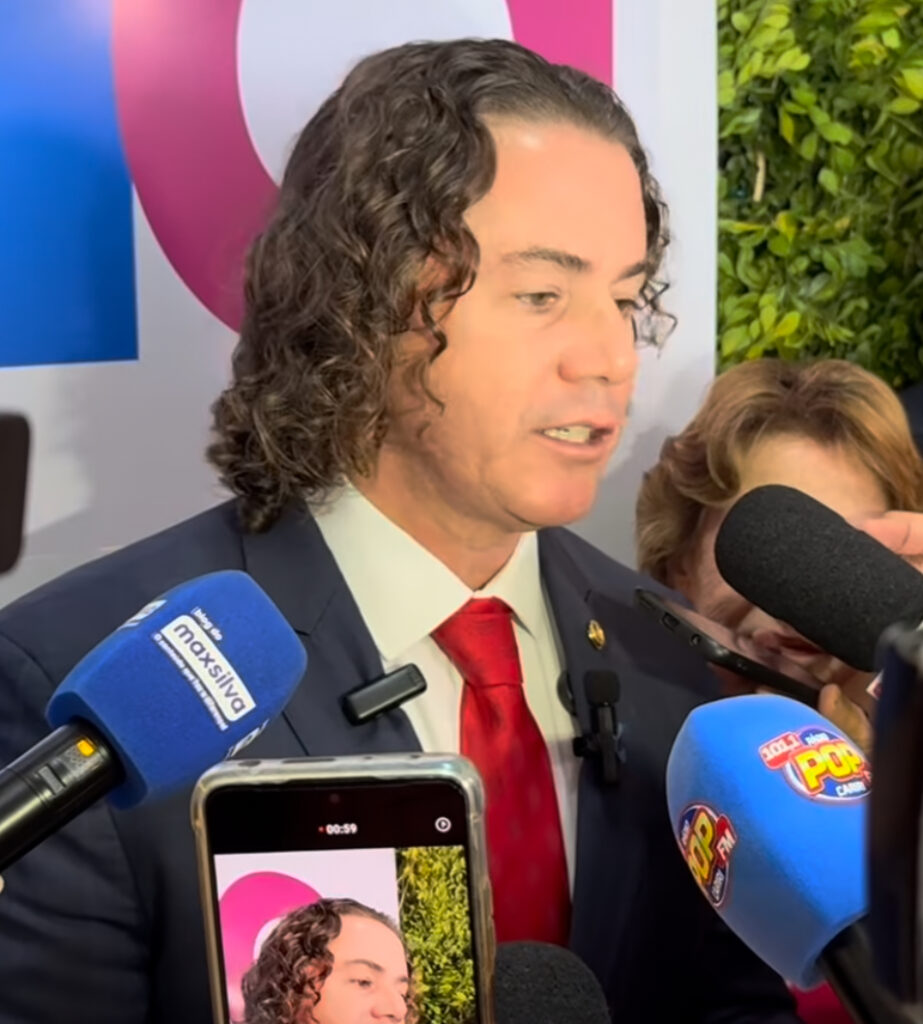 Veneziano celebra inauguração do CEMAIS e Unidade do Hospital do Amor em Campina Grande