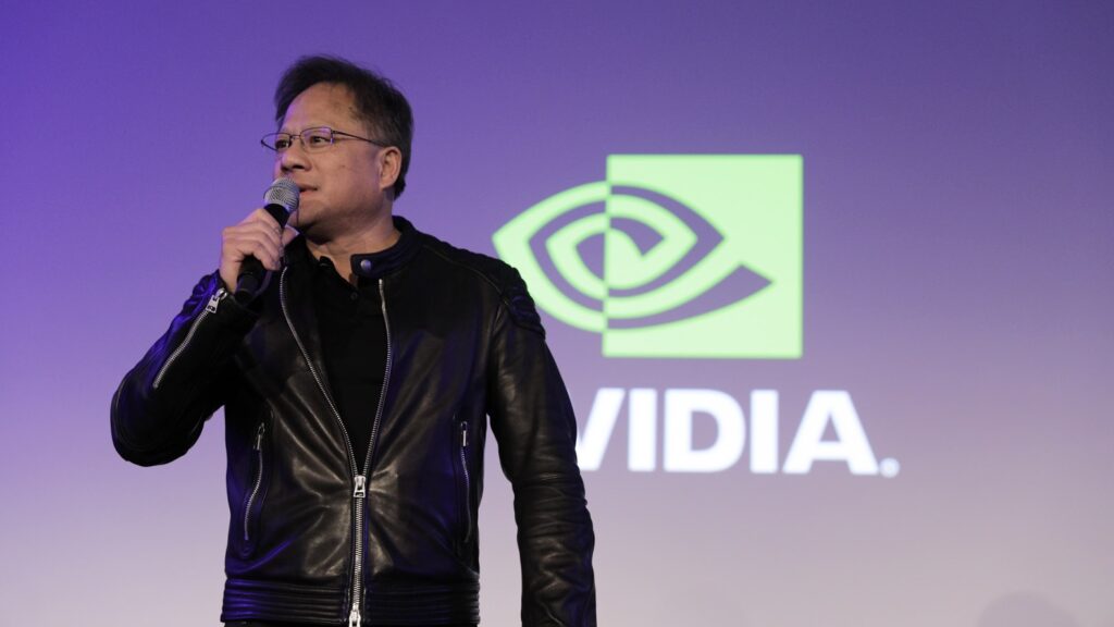 CEO da Nvidia defende uso de usinas nucleares para alimentar datacenters