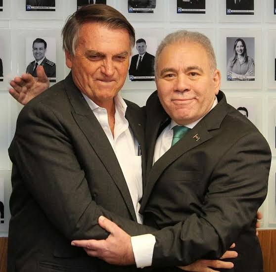Jair Bolsonaro confirma presença em João Pessoa para evento eleitoral de Queiroga na próxima semana