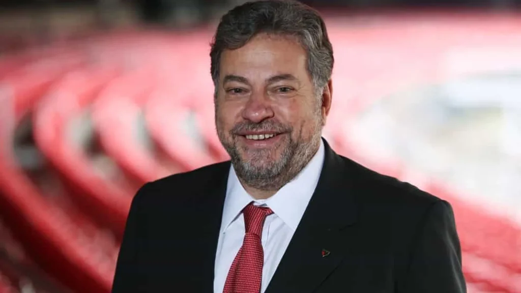 Casares cobra Conmebol contra racismo e ainda espera retorno sobre proposta
