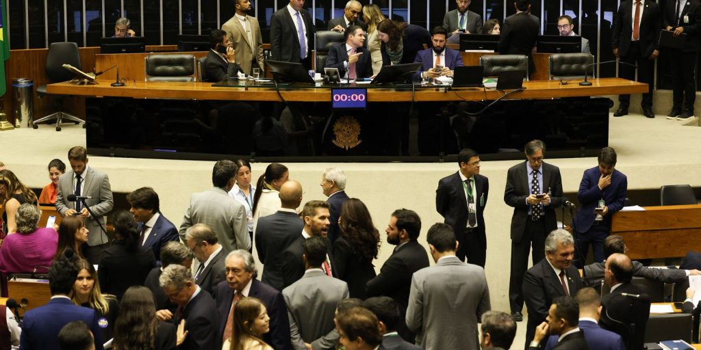 Substitutivo de Derrite limita atuação do MP, dizem especialistas