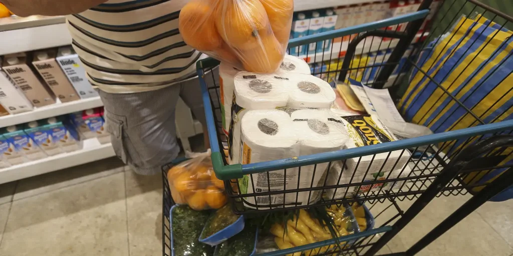 Governo federal reajusta auxílio-alimentação de servidores em 17,5%