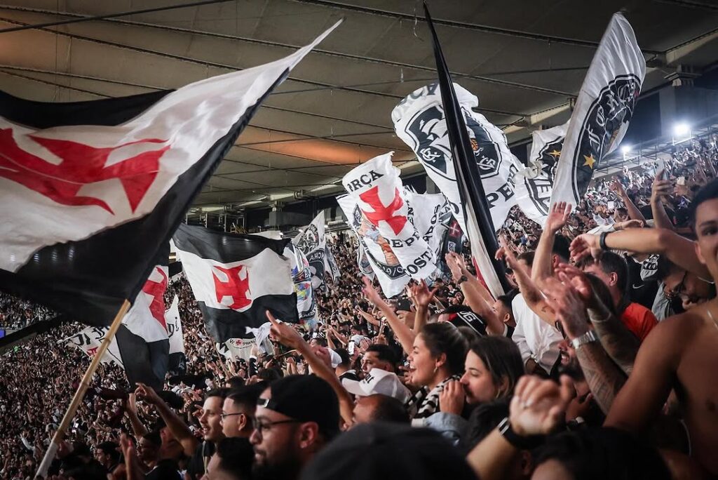 Vasco vence o Vitória e abre vantagem nas quartas de final da Copa do Brasil